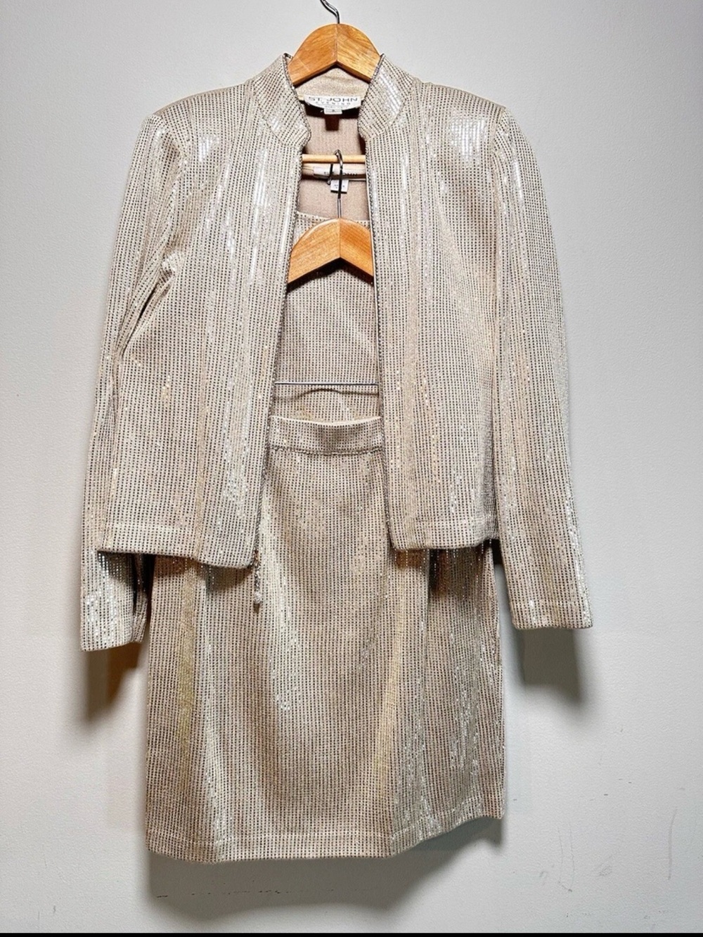 ST JOHN 3 Pc WOMEN Sz 2 knit gold shimmer rhinestones jacket skirt Tank Party